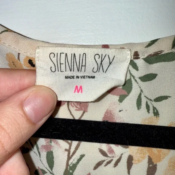 Sienna Sky Floral Boxy Blouse - Picture 2 of 10